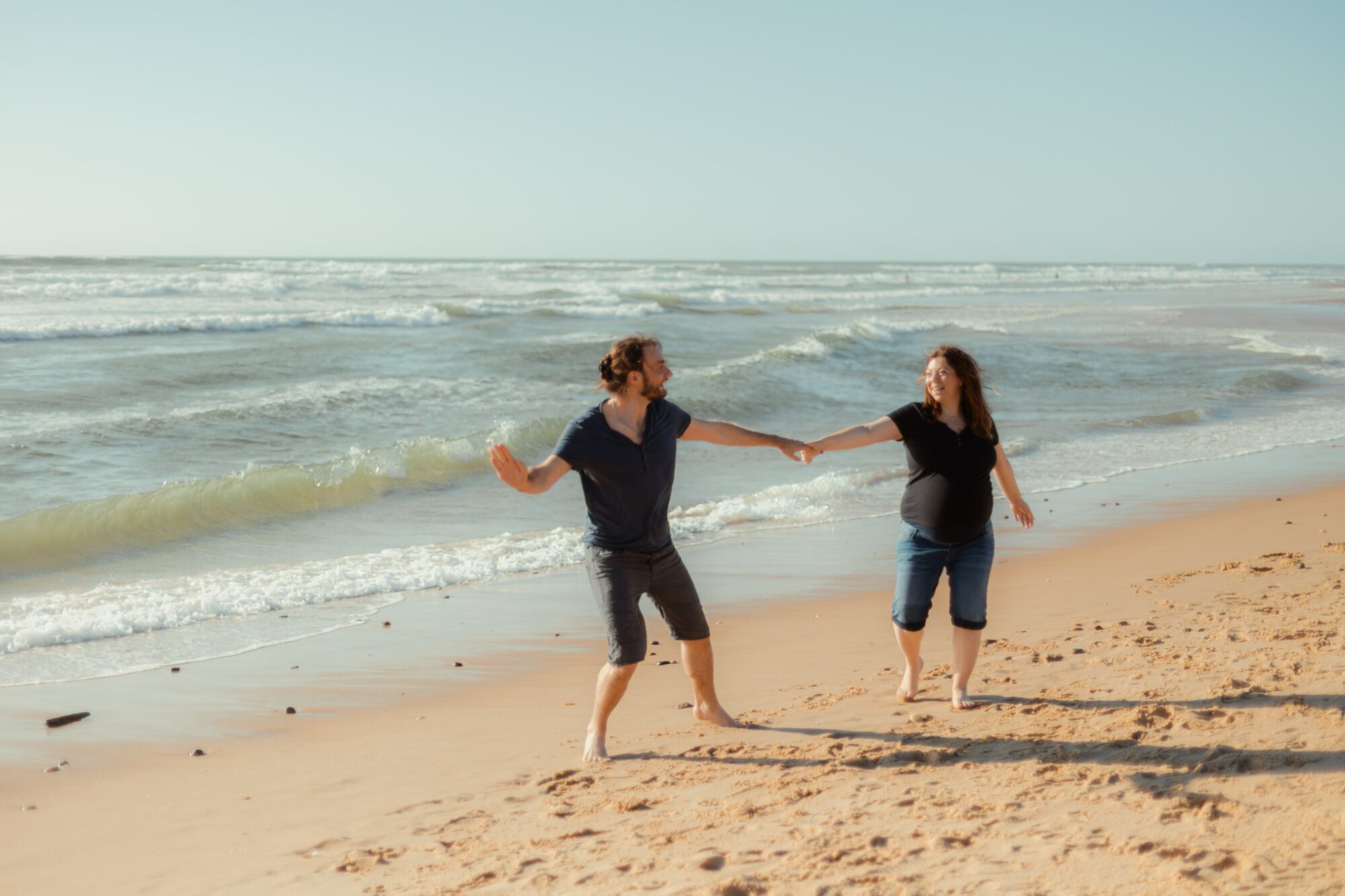 Séance grossesse océan Plage Lacanau sud Photographe grossesse Bordeaux Photographe grossesse Lacanau